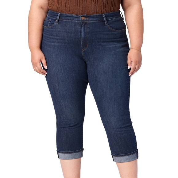 Levi Strauss Signature Plus Mid Rise Capri Jeans, Size 20 Plus - Picture 1 of 13